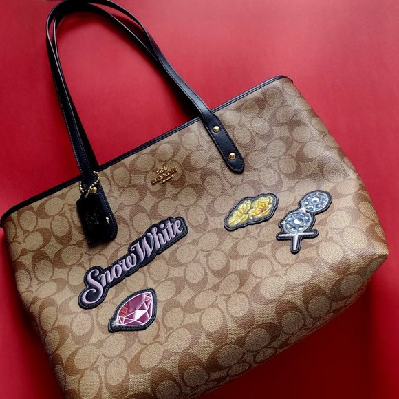 Coach Handbags - COACH X DISNEY SNOW WHITE ZIP TOTE
